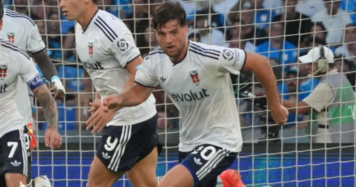 Fabregas ponovno izvadio Baturinu na poluvremenu
