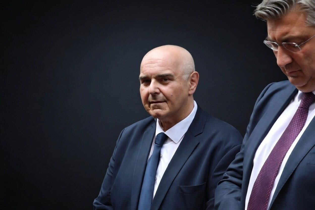 Imovinska novog ministra: Zarađuje 6120 eura neto. Ima stan, kuće, dva BMW-a