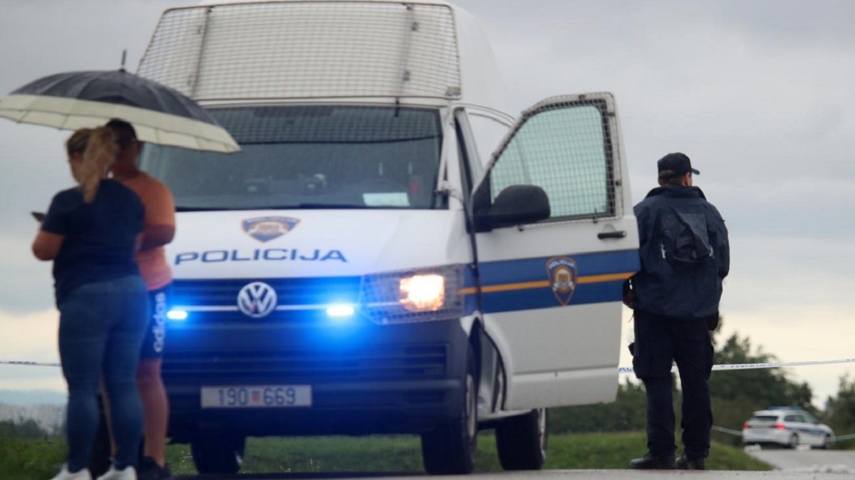 Lažno dojavljeno da su bombe postavljene u školama i sudu na Rabu. Bila evakuacija