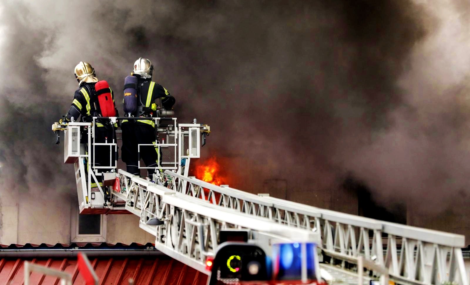 Otkriven uzrok velikog požara u skladištu u Sesvetama
