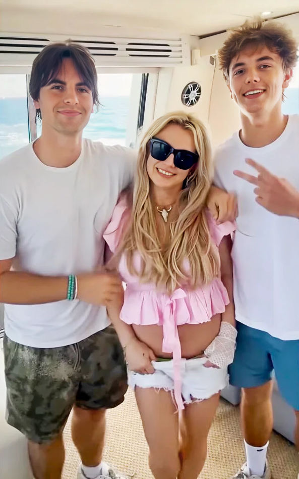 Sinovi su nagovorili Britney Spears da ode na liječenje od ovisnosti