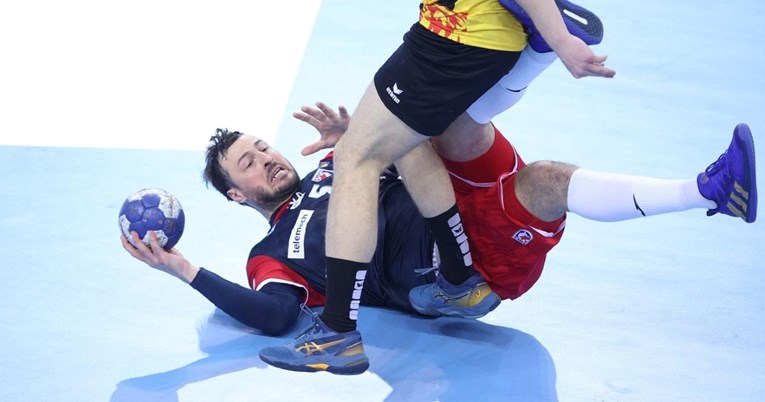 Pogledajte potez kojim je Domagoj Duvnjak digao na noge krcatu dvoranu u Rijeci