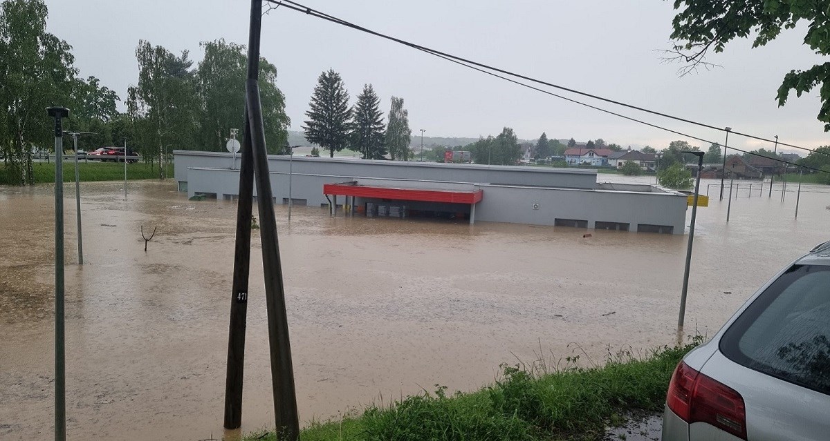 U jučerašnjoj poplavi teško oštećen vrtić u koji je nedavno uloženo 6 milijuna kuna