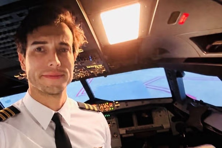 Pilot u Argentini bacio se iz aviona usred leta, učenici rekao "samo nastavi"