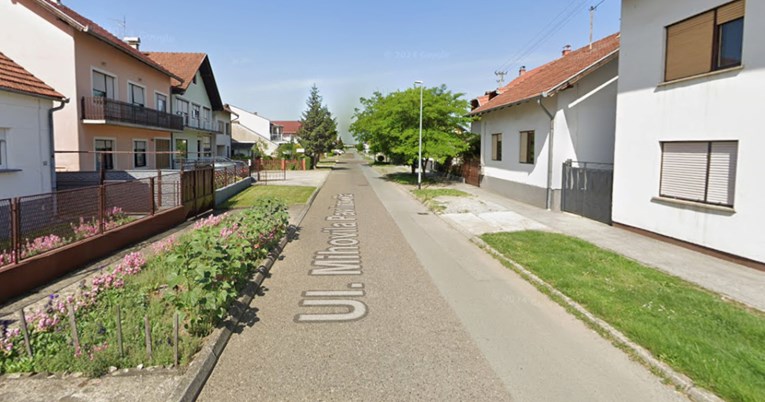 Dvije mlađe osobe ozlijeđene u sudaru automobila i romobila u Slavoniji