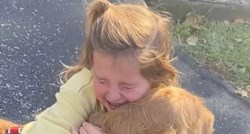 Roditelji djevojčici poklonili novo štene nakon smrti psa, njena reakcija para srca