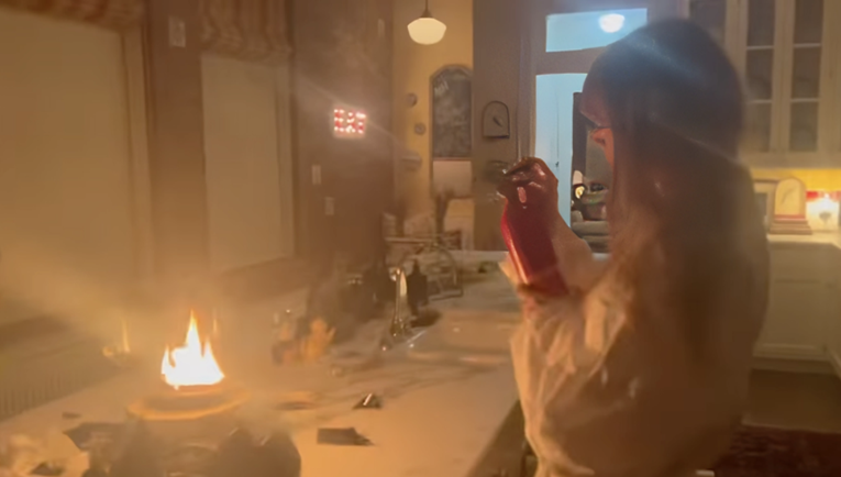 Osvanula snimka Taylor Swift kako gasi požar u svojoj kući: "Mislim da ćemo umrijeti"