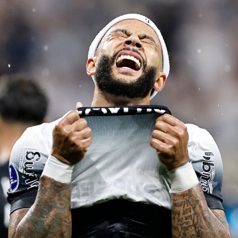 Živio je u apartmanu od 40 000 dolara mjesečno. Odlazi na zahtjev dekintiranog kluba