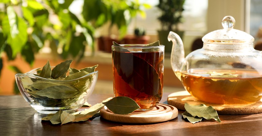 Čaj od lovora pomaže kod grlobolje i kašlja, a jeftin je i priprema se tako lako
