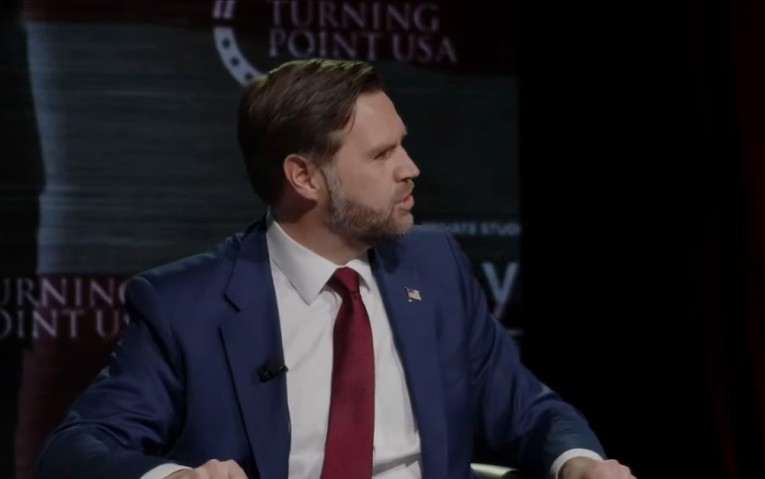 Vanceu dobacivali tijekom govora na skupu konzervativaca. "Isus ne podržava genocid"