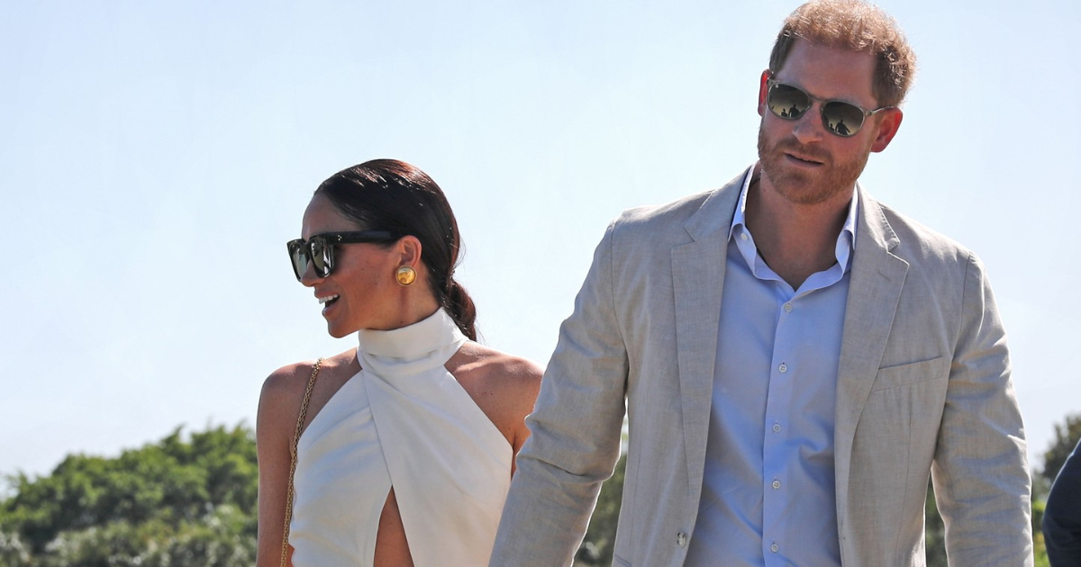 Meghan Markle zablistala u kremastoj svilenoj haljini