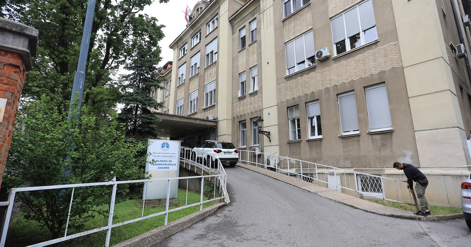 Četvero pacijenata iz Omiša stiglo u Zagreb, nekima opečeno do 70 % tijela