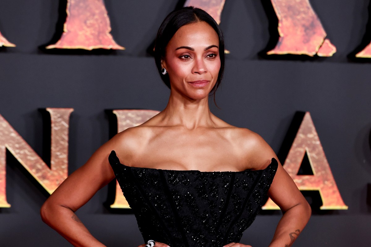 Zoe Saldaña u prozirnoj čipkastoj haljini oprostila se od 2025. godine