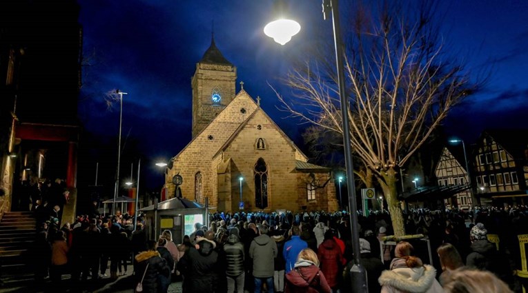 Policija prekinula misu u Njemačkoj, zatekla 88 vjernika bez maski. Platit će kazne