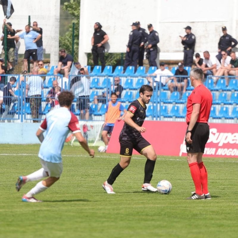 HNS je jučer trebao objaviti tko je dobio licence. Što se događa?