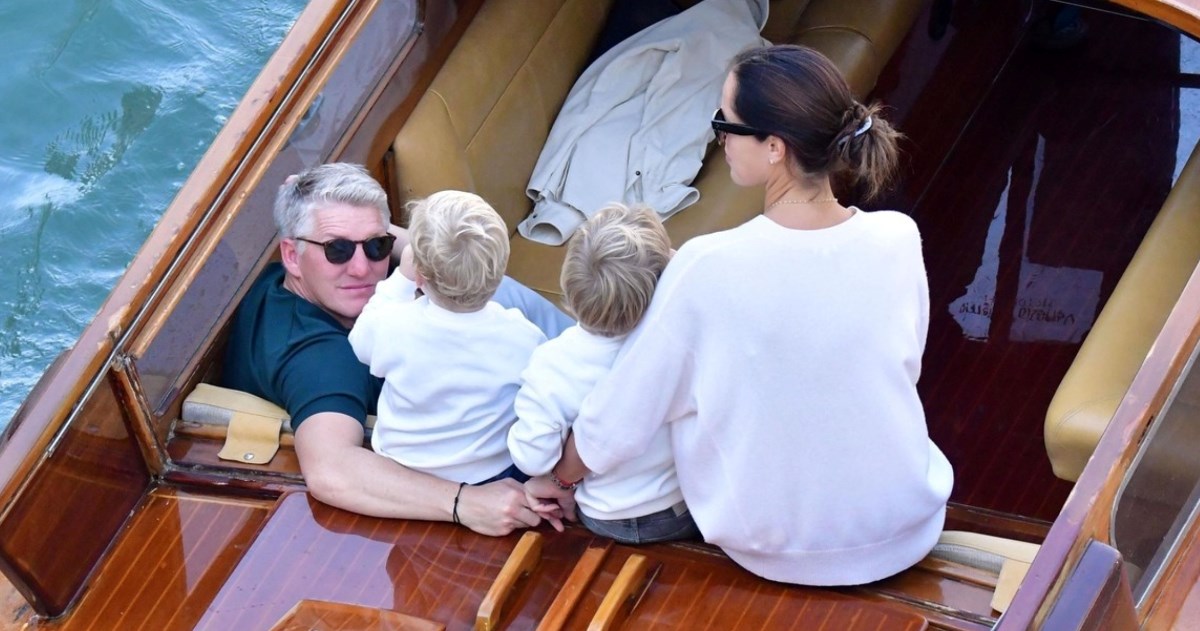 Ana Ivanović i Bastian Schweinsteiger fotografirani u rijetkom izlasku sa sinovima