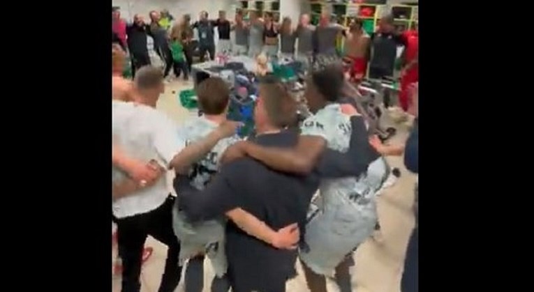 VIDEO Svlačionica nakon pobjede nad Rijekom pjeva "Noći istarske" uz poseban hashtag