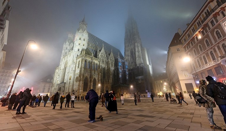 Hakeri u Beču napali katedralu, zvona neprekidno zvonila 20 minuta