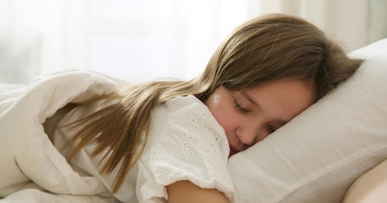 Znanstvenici upozoravaju: Ne uskraćujte san djeci i tinejdžerima