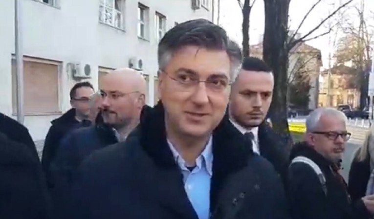 VIDEO Plenković glasao: "Izađite na izbore"