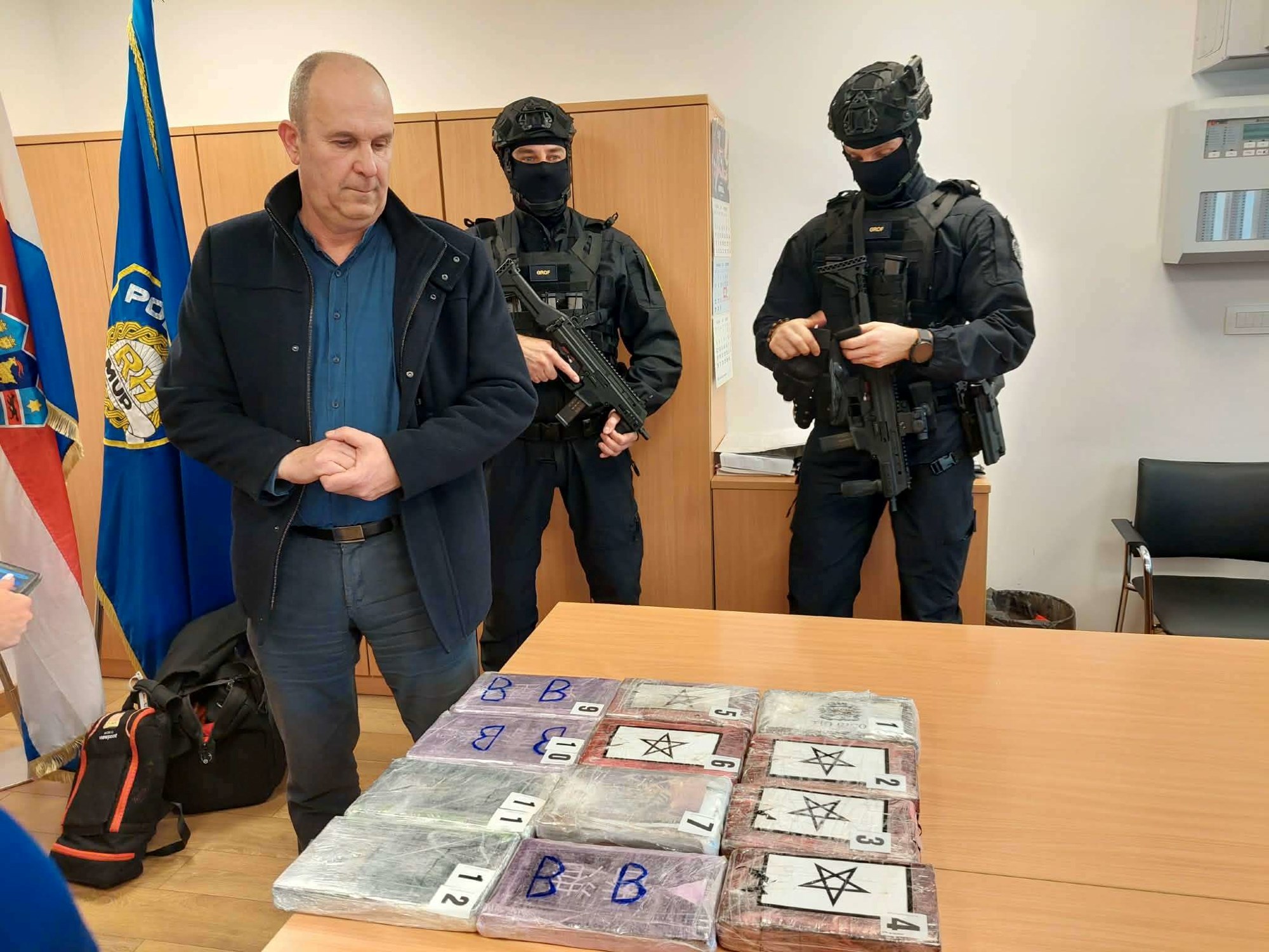 Na granici zaplijenjeno 12.7 kg kokaina. "Bio je skriven u dobro napravljenom šteku"