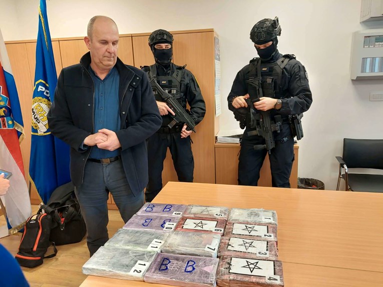 Na granici zaplijenjeno 12.7 kg kokaina. "Bio je skriven u dobro napravljenom šteku"