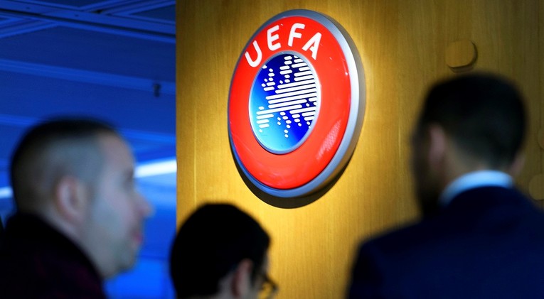 Uefa organizira magisterij za nogometaše. Predavat će Van der Sar i Leonardo