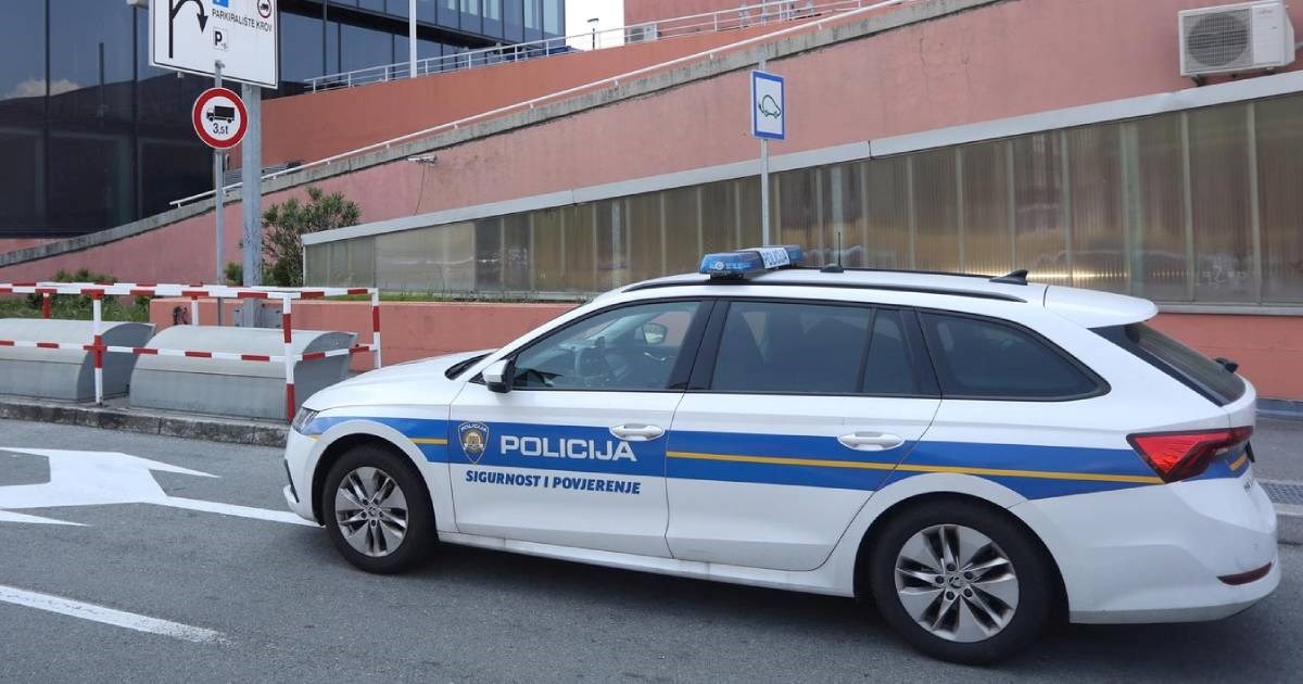 Razbijao po stanu u Rijeci pa šakom udario policajca koji je došao na intervenciju