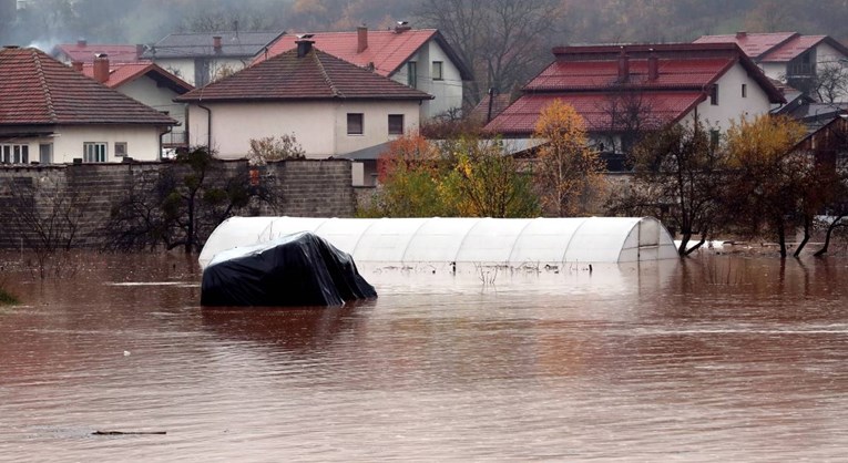 Poplave u BiH: Spasioci cijelu noć evakuirali stanovnike, nema poginulih