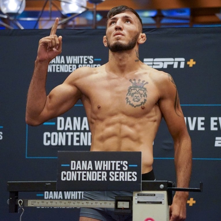 Bivši UFC borac optužen za seksualno zlostavljanje maloljetne osobe