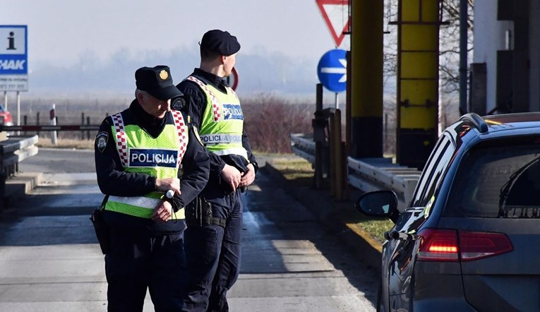 Vozač (44) nadrogiran speedom vozio tehnički neispravan auto kod Slavonskog Broda