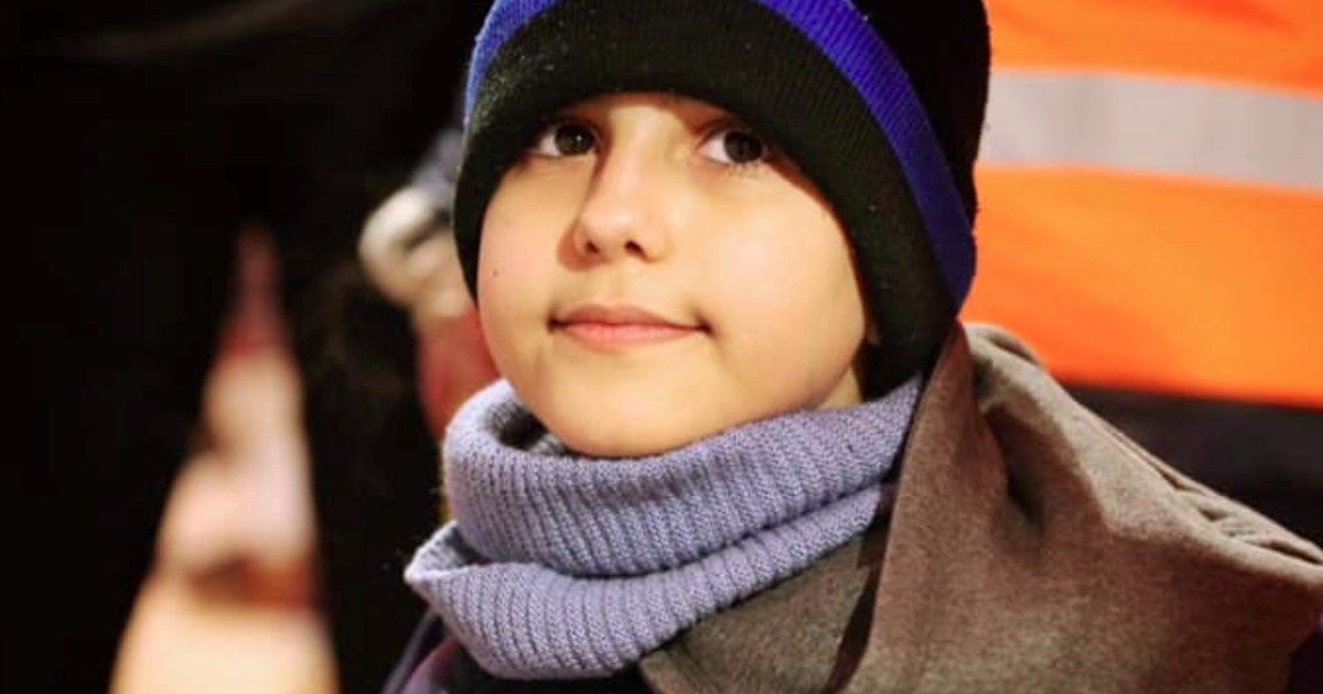 Ukrajinski dječak koji je bježao sam s brojem mobitela na ruci ujedinjen s obitelji