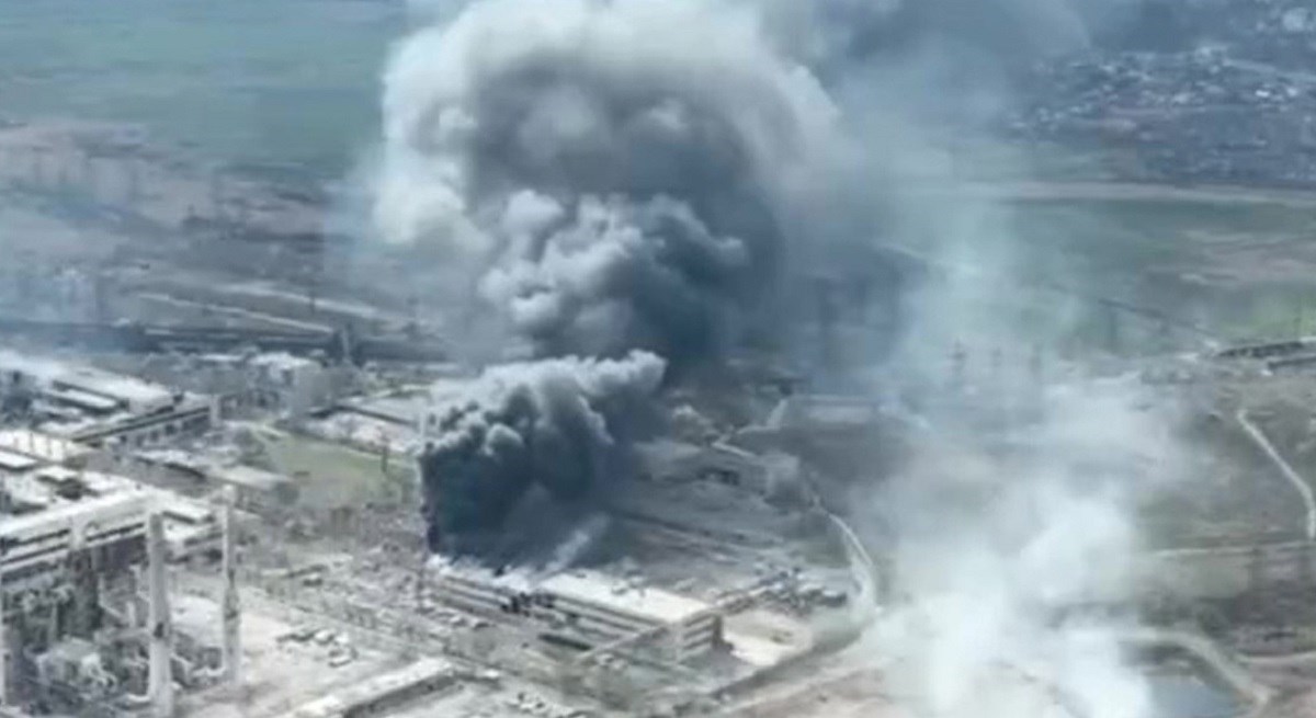 Ukrajina: Rusi bombardiraju Azovstal. Usprkos Putinu, pokušavaju ga osvojiti