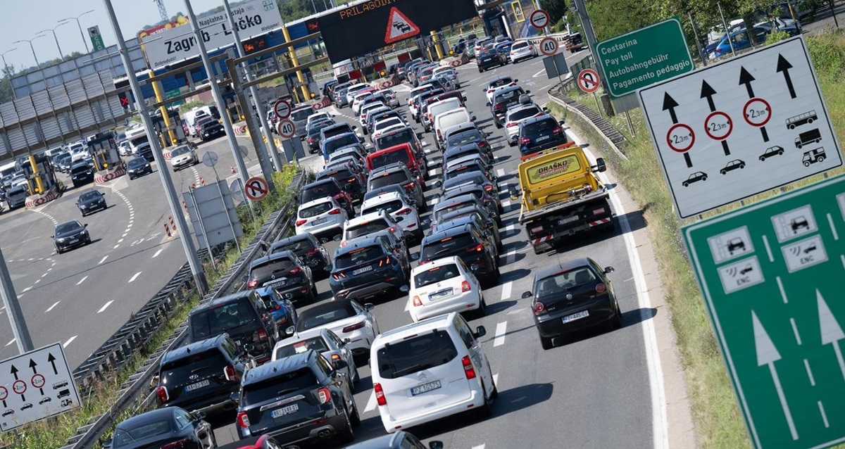 HAC: Za vikend na autocestama 2 posto više vozila nego lani i 10 posto cestarina više