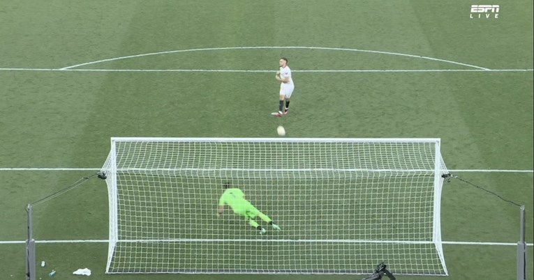 Nogometni svijet šokiran kako je igrač Seville izveo penal