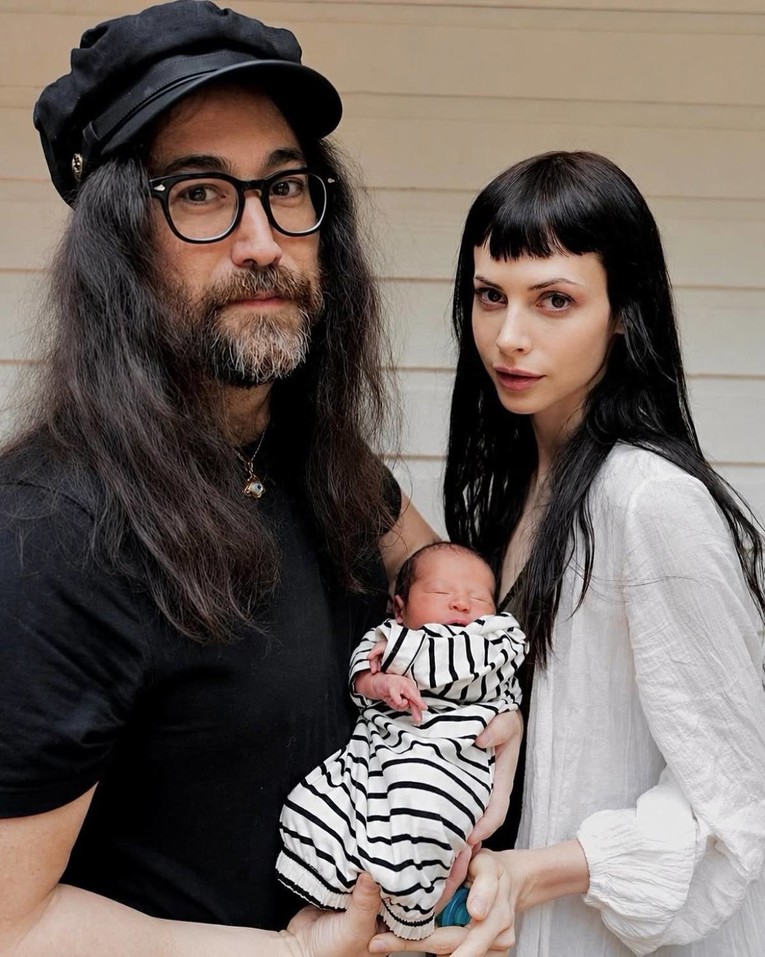 Sean Ono Lennon (50) i Charlotte Kemp Muhl (39) dobili prvo dijete, otkrili su ime