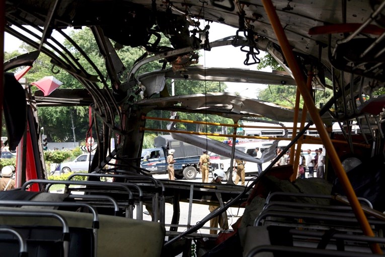 Bus s hodočasnicima sletio u provaliju u Šri Lanki, najmanje 21 putnik mrtav