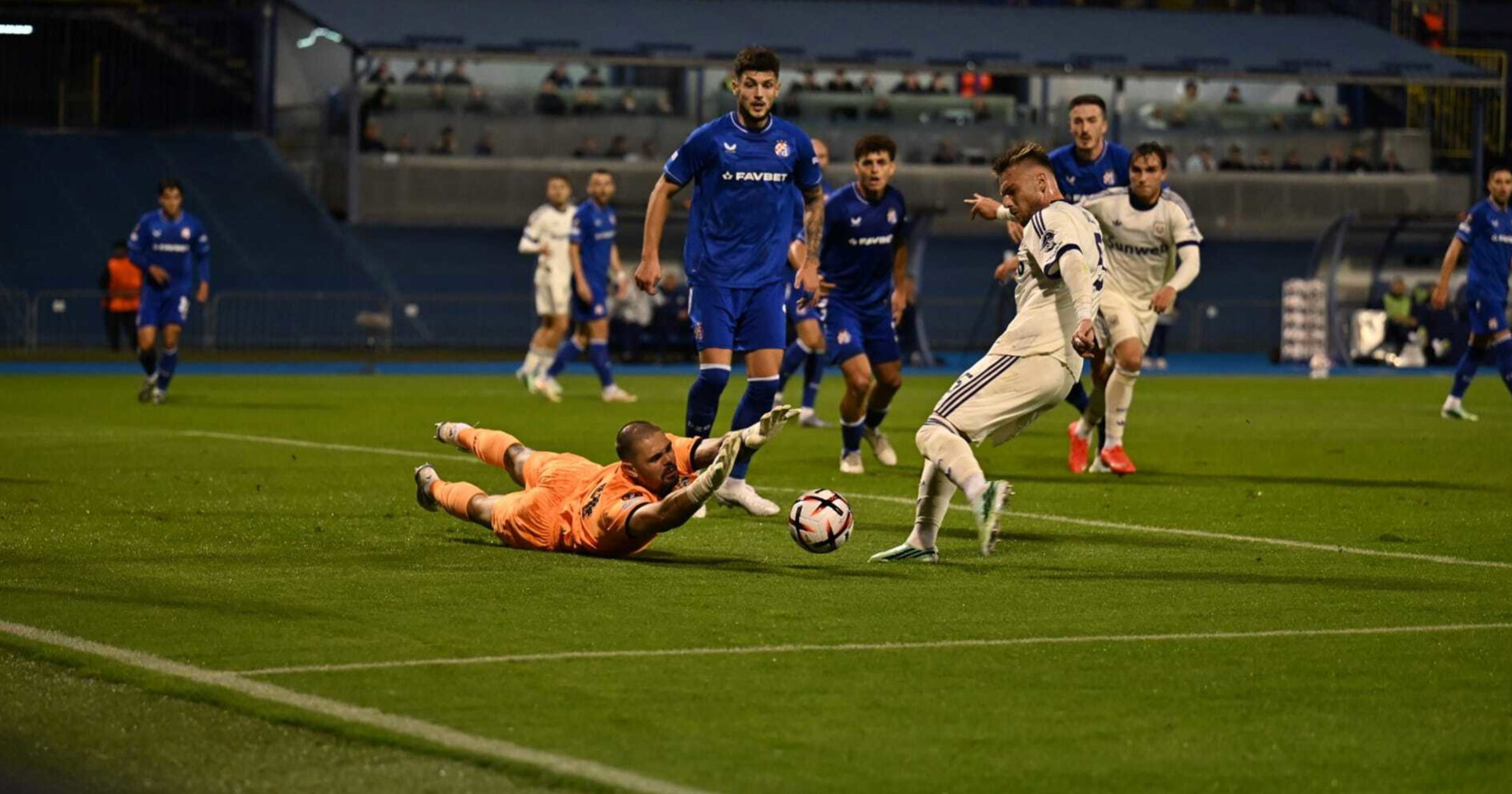 UŽIVO Velike šanse s obje strane. Kotarski i prečka spasili Dinamo
