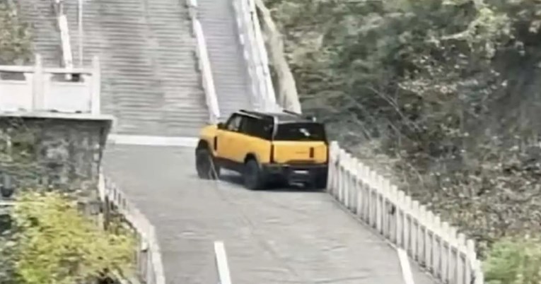 VIDEO Kinezi pokušali ponoviti uspjeh Range Rovera. Pošteno su se obrukali