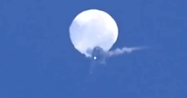 Američki F-22 raketom srušio kineski balon. Admiral: Na balonu su bili propeleri