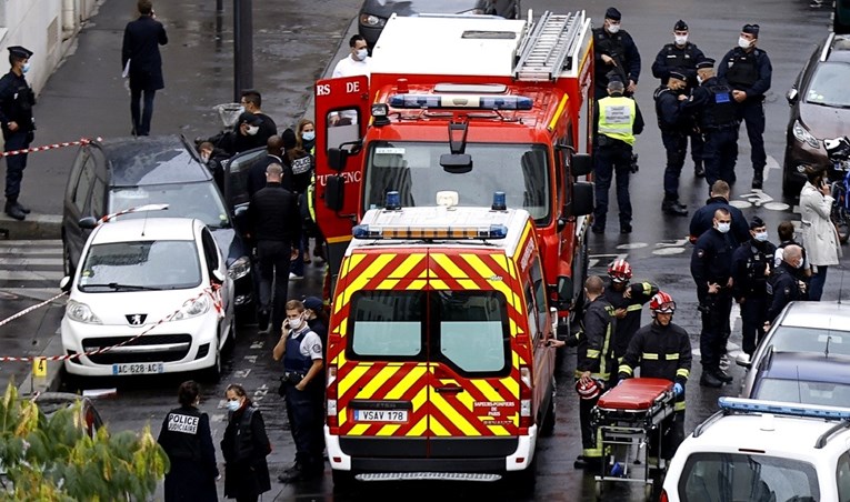 Dvoje uhićenih zbog napada kod bivšeg ureda Charlie Hebdoa. Policija: To je terorizam