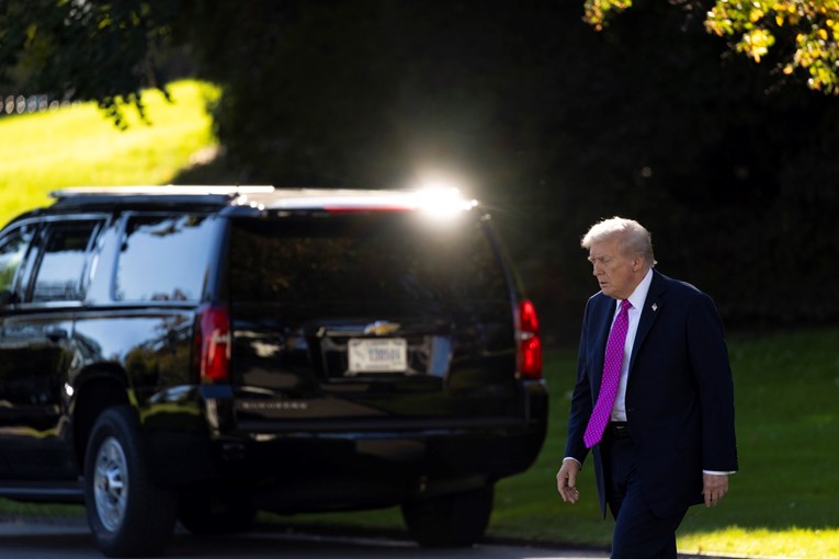 Trump uvodi olakšice za proizvodnju automobila u SAD i nove carine za uvoz kamiona