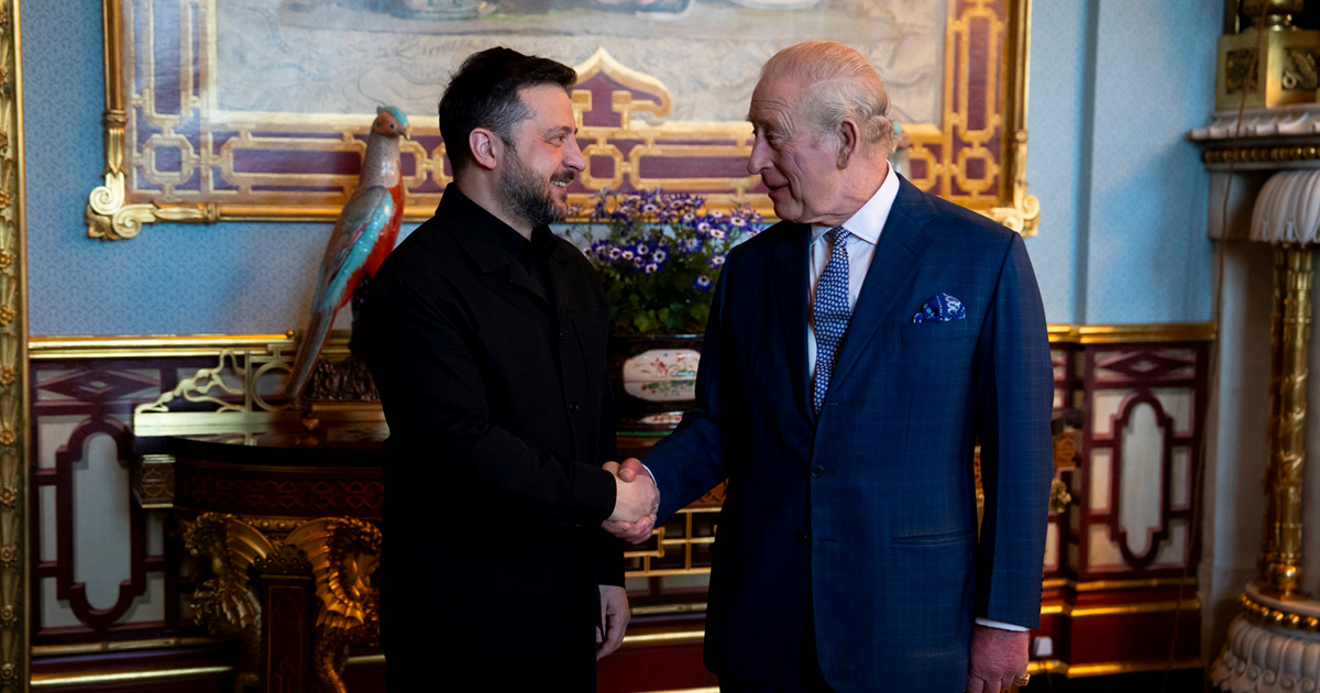 Zelenski kralju Charlesu poklonio iPad koji prikazuje aktivnosti na bojištu