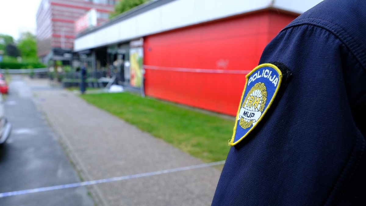 Djevojci u Varaždinu ukradena torbica iz auta. Policija objavila upozorenje