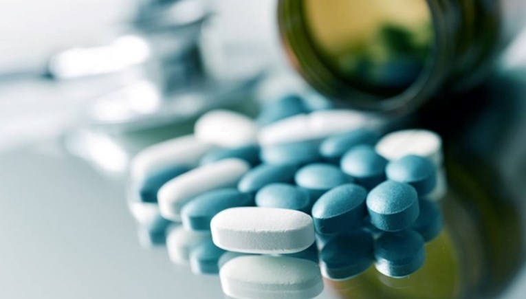 Biden: Namjeravamo građanima besplatno dijeliti tablete za liječenje covida