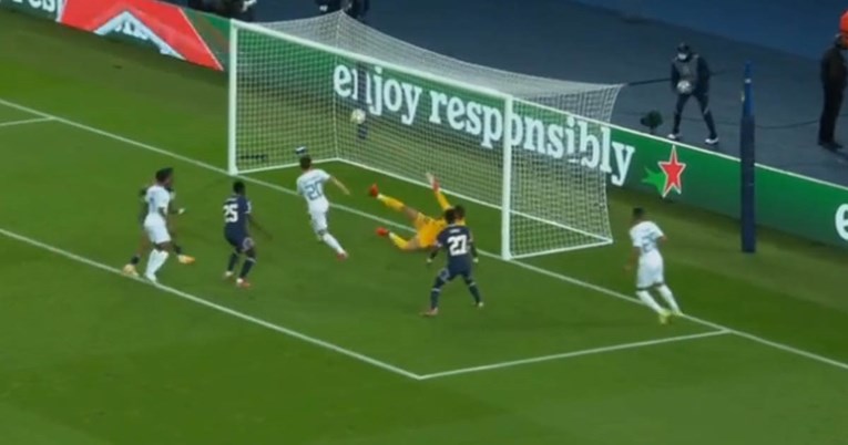 VIDEO Nestvaran promašaj Bernarda protiv PSG-a. S dva metra nije pogodio prazan gol