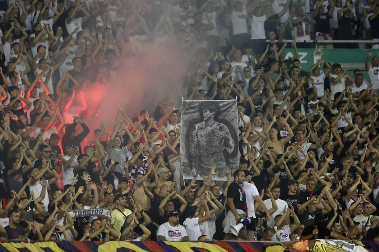 Torcida nakon pobjede Hajduka pjevala protiv Dinama i Rijeke