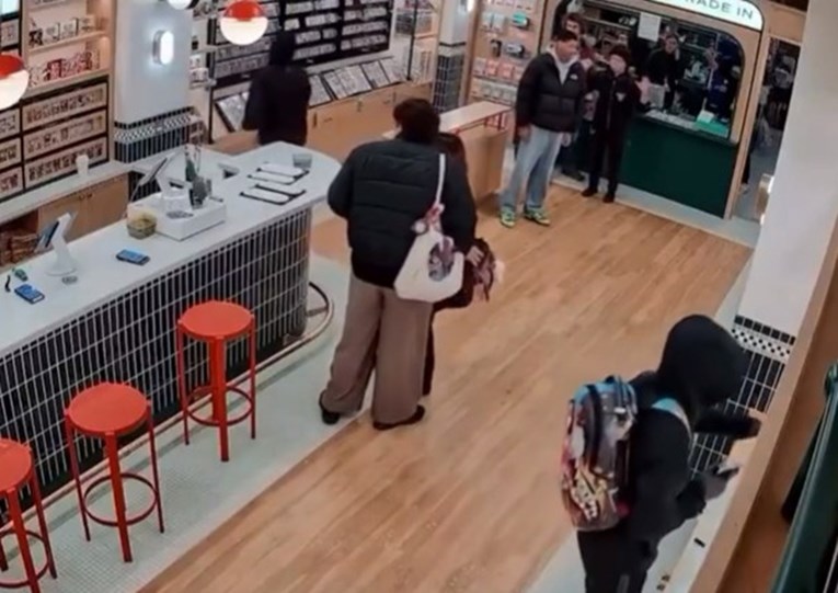 VIDEO Oružana pljačka trgovine Pokémon kartama u New Yorku. Šteta od 110.000 dolara