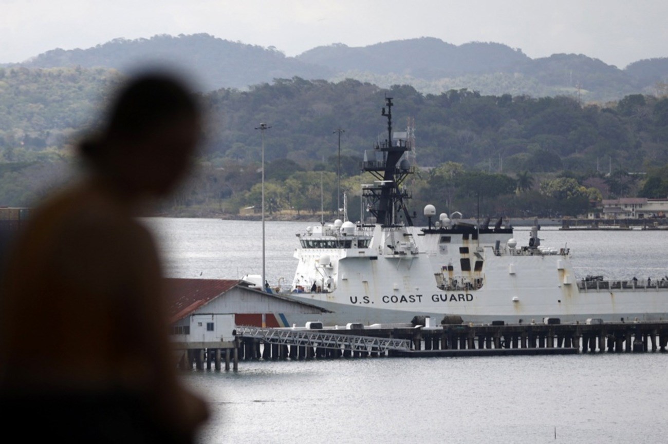 Na tankeru koji bježi od američke Obalne straže nacrtali rusku zastavu