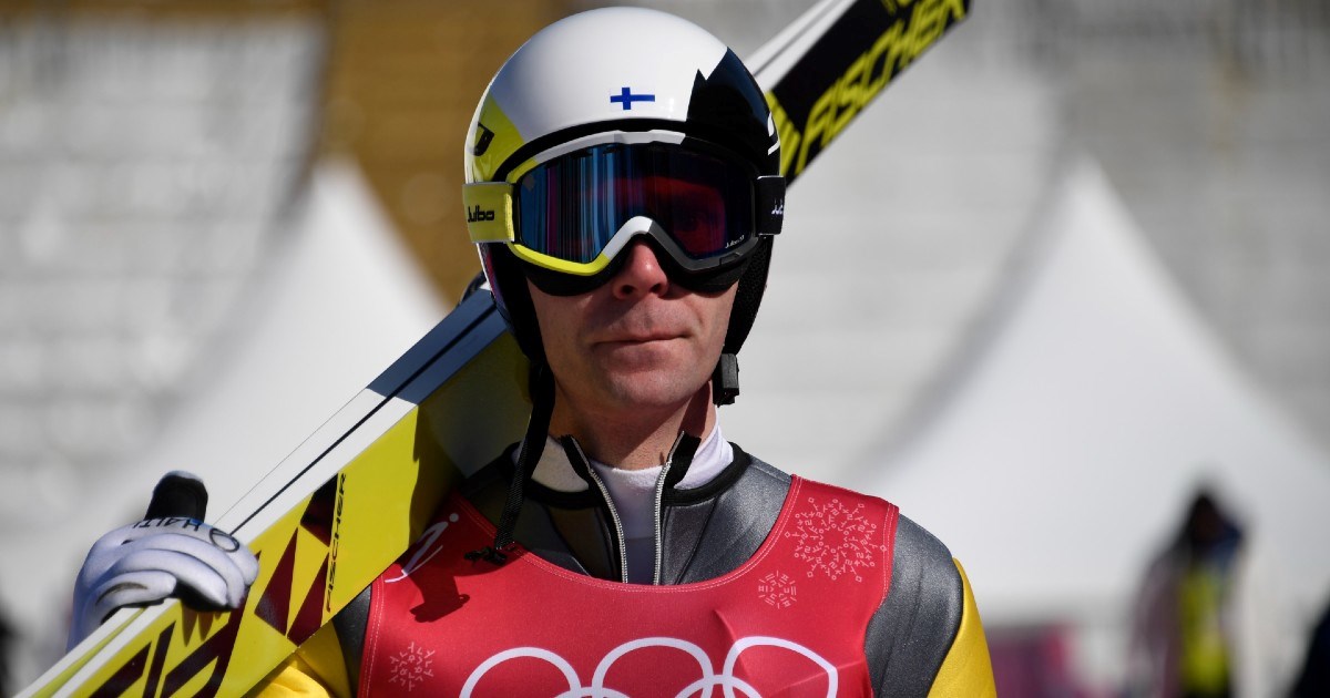 Legendarni skakač pijan teturao pa prekinuo koncert. "Molim vas za oprost"